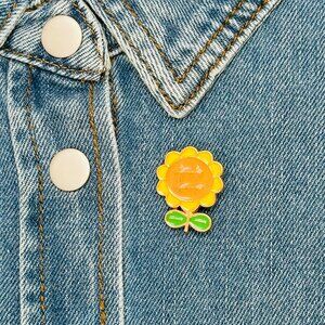 🤩Cute Cartoon Sunflower shape Pin Enamel Yellow & Green Gift Brooch🤩